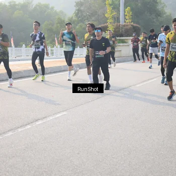 Runner Photo 6892073