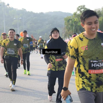 Runner Photo 6892074