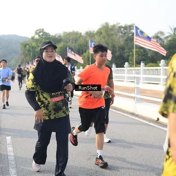 Runner Photo 6892103