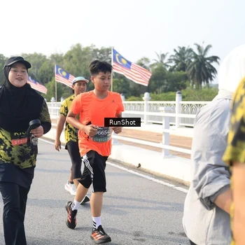 Runner Photo 6892105