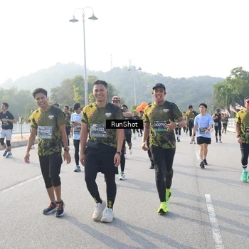 Runner Photo 6892109