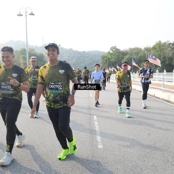 Runner Photo 6892133