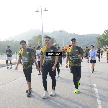 Runner Photo 6892134