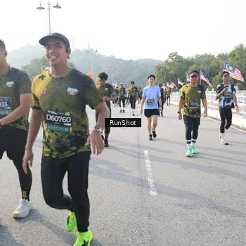 Runner Photo 6892137