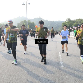 Runner Photo 6892172