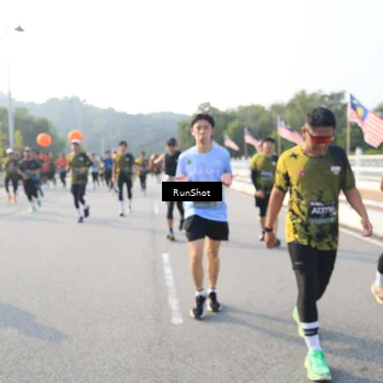 Runner Photo 6892192