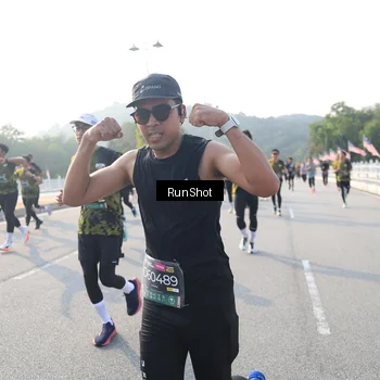 Runner Photo 6892242