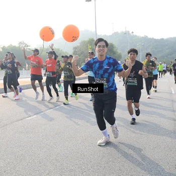 Runner Photo 6892331
