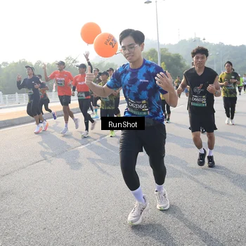 Runner Photo 6892373
