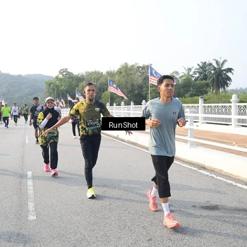 Runner Photo 6892418