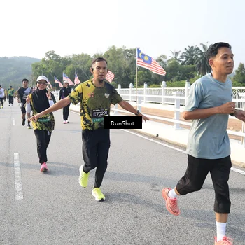 Runner Photo 6892427