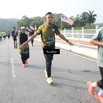 Runner Photo 6892435