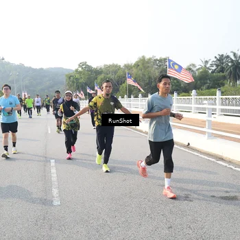 Runner Photo 6892440