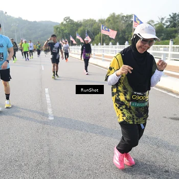 Runner Photo 6892457