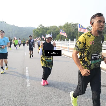 Runner Photo 6892460