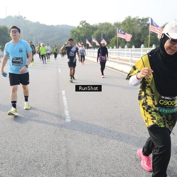 Runner Photo 6892475