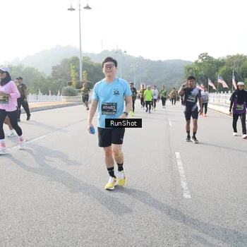 Runner Photo 6892490