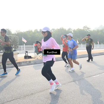 Runner Photo 6892494