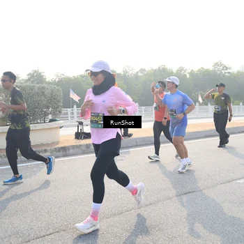Runner Photo 6892496