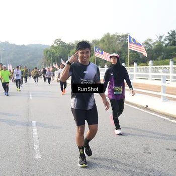 Runner Photo 6892539