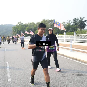 Runner Photo 6892555