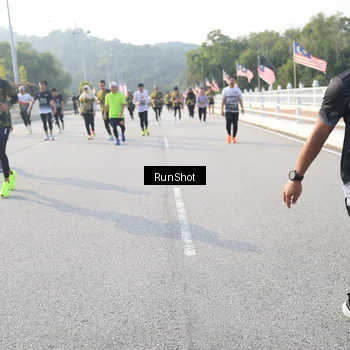 Runner Photo 6892558
