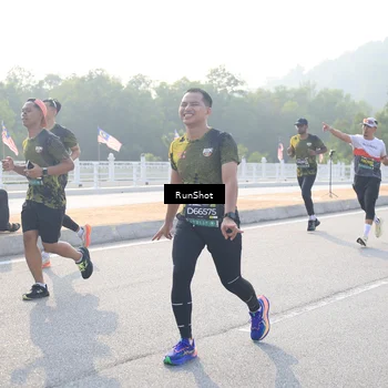 Runner Photo 6892605