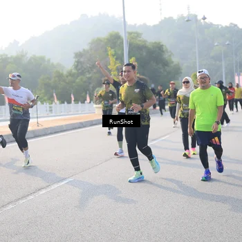 Runner Photo 6892622