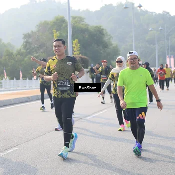 Runner Photo 6892632