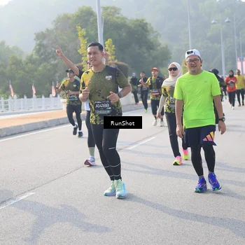 Runner Photo 6892634