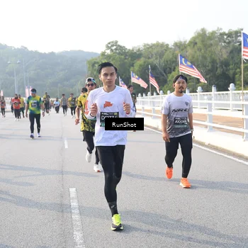 Runner Photo 6892654