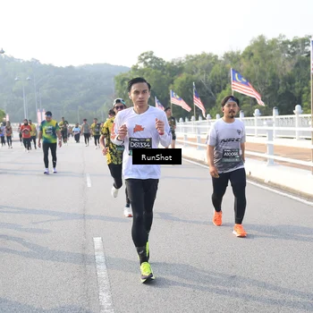 Runner Photo 6892655