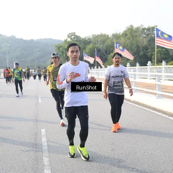 Runner Photo 6892657