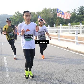Runner Photo 6892661