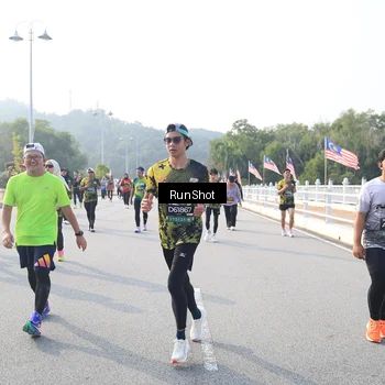 Runner Photo 6892685
