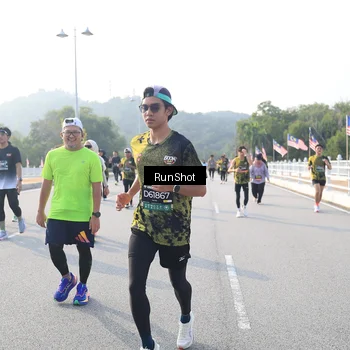 Runner Photo 6892690