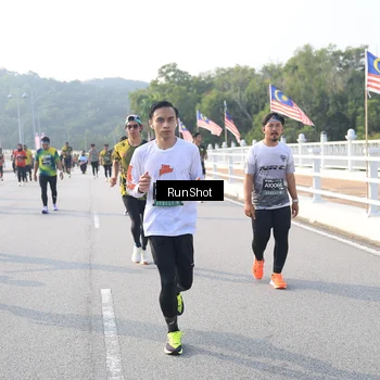 Runner Photo 6892702
