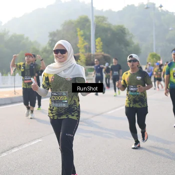 Runner Photo 6892754