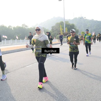 Runner Photo 6892768