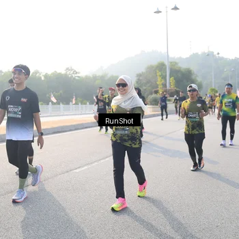 Runner Photo 6892772