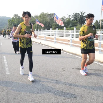 Runner Photo 6892783