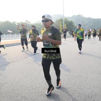 Runner Photo 6892823