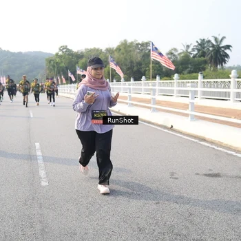 Runner Photo 6892870