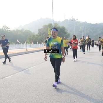 Runner Photo 6892913