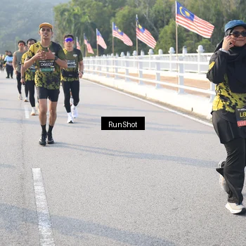 Runner Photo 6893006