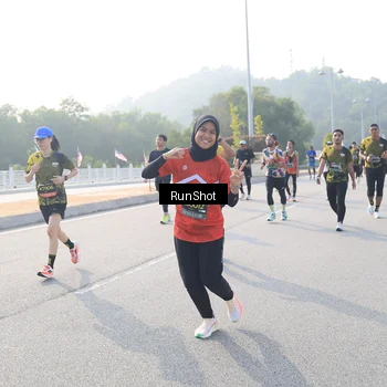 Runner Photo 6893007