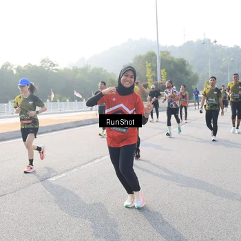 Runner Photo 6893008