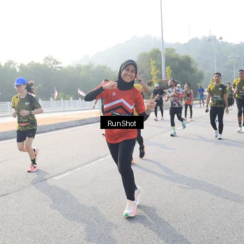 Runner Photo 6893018