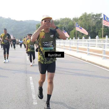 Runner Photo 6893029