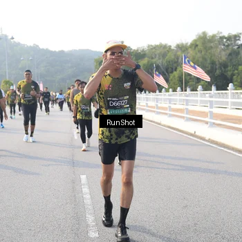 Runner Photo 6893043
